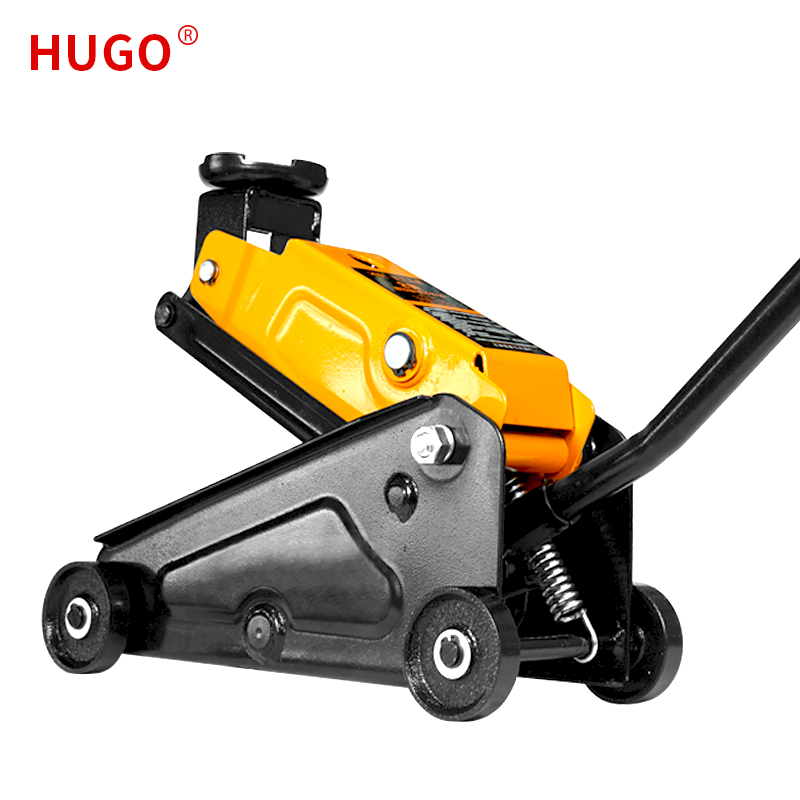 Den hydrauliske jekken har lett vekt og har en stor utgangskraft, og kan betjenes på lang avstand.